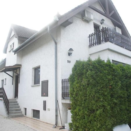Szuzanna Fenyves Panzio Siófok Exterior foto