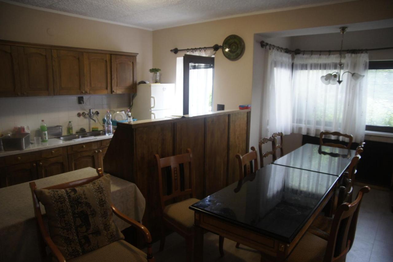 Szuzanna Fenyves Panzio Siófok Exterior foto