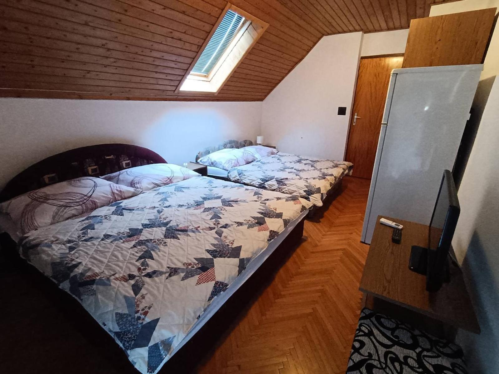 Szuzanna Fenyves Panzio Siófok Exterior foto