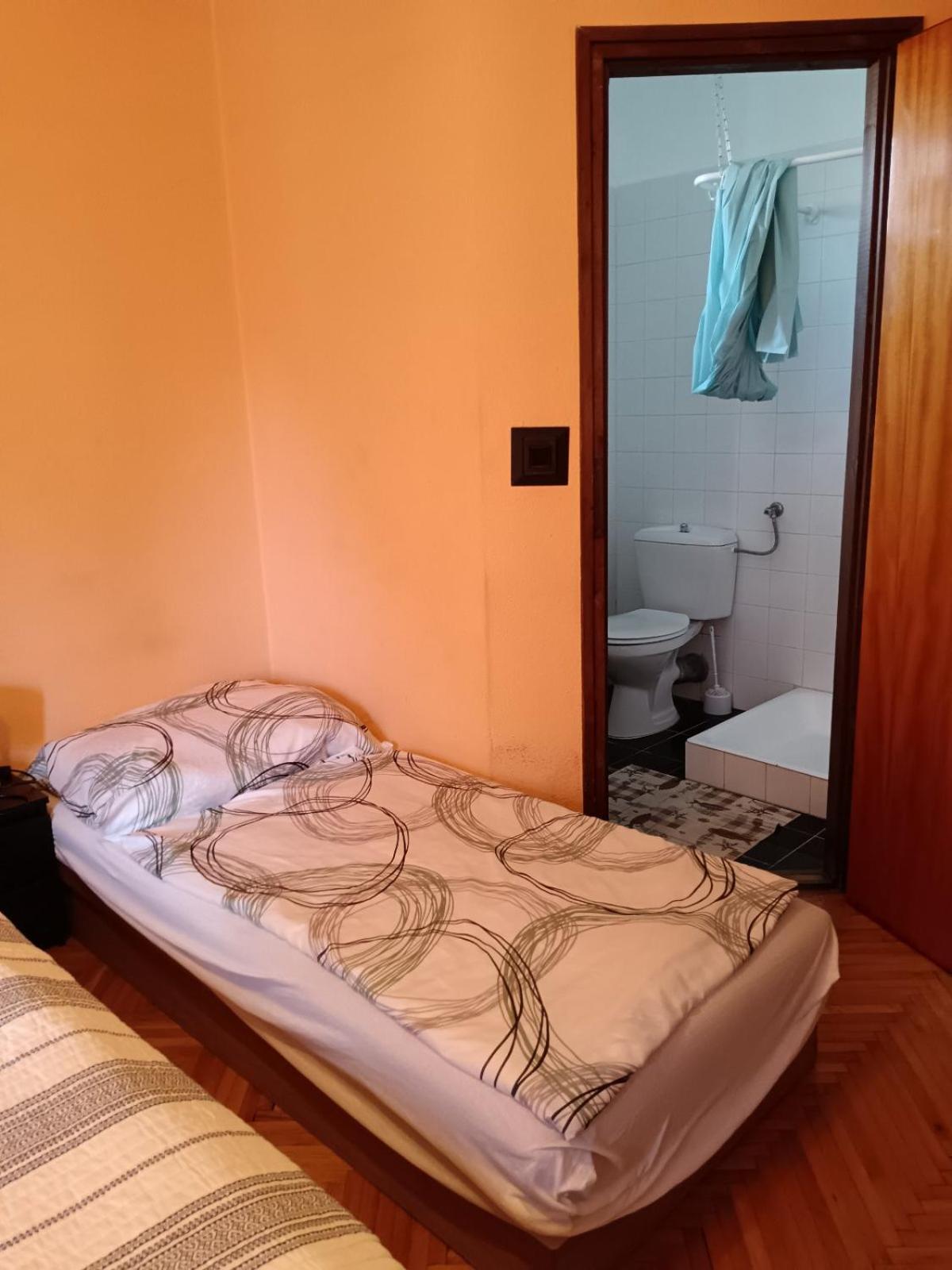 Szuzanna Fenyves Panzio Siófok Exterior foto